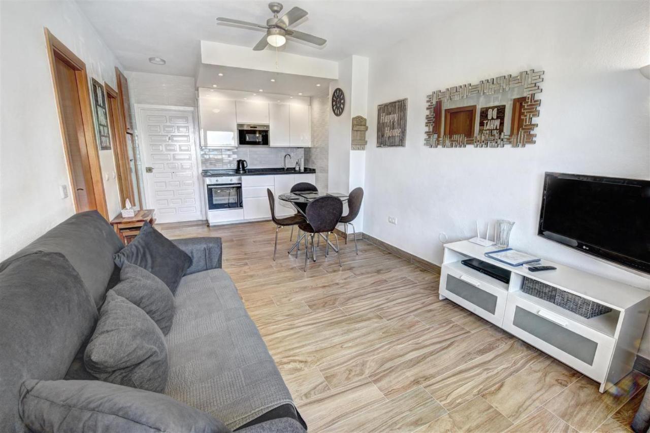 בנאלמדנה Benal Beach, Luxury Sea & Mountain View Beachside 1 Bedroom Apartment מראה חיצוני תמונה