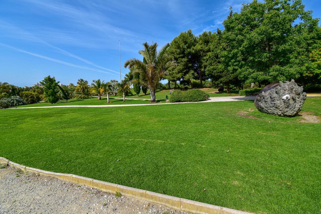 בנאלמדנה Benal Beach, Luxury Sea & Mountain View Beachside 1 Bedroom Apartment מראה חיצוני תמונה