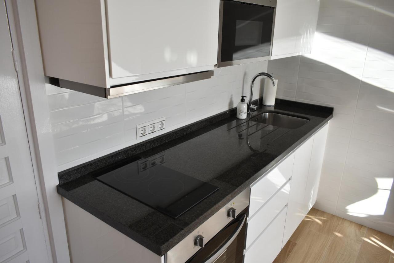 בנאלמדנה Benal Beach, Luxury Sea & Mountain View Beachside 1 Bedroom Apartment מראה חיצוני תמונה